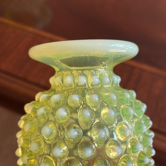 Fenton topaz hobnail mini bud vase straight  edge. - Picture 3 of 9